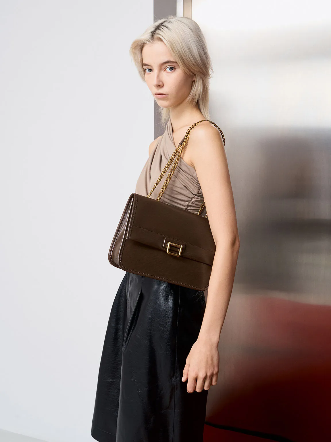 Neva Chain-Handle Shoulder Bag - Dark Brown