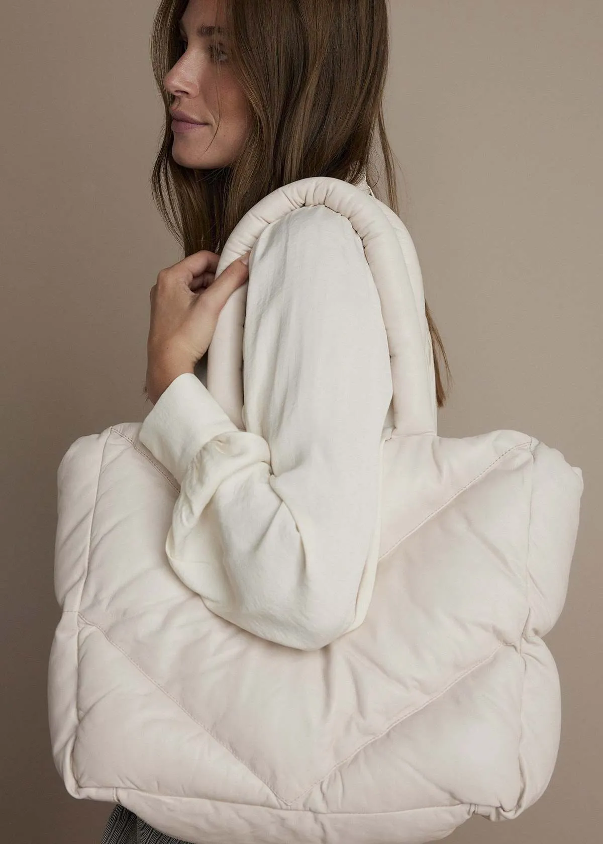 Quilted Leather Puffy Shoulder Bag - Cream