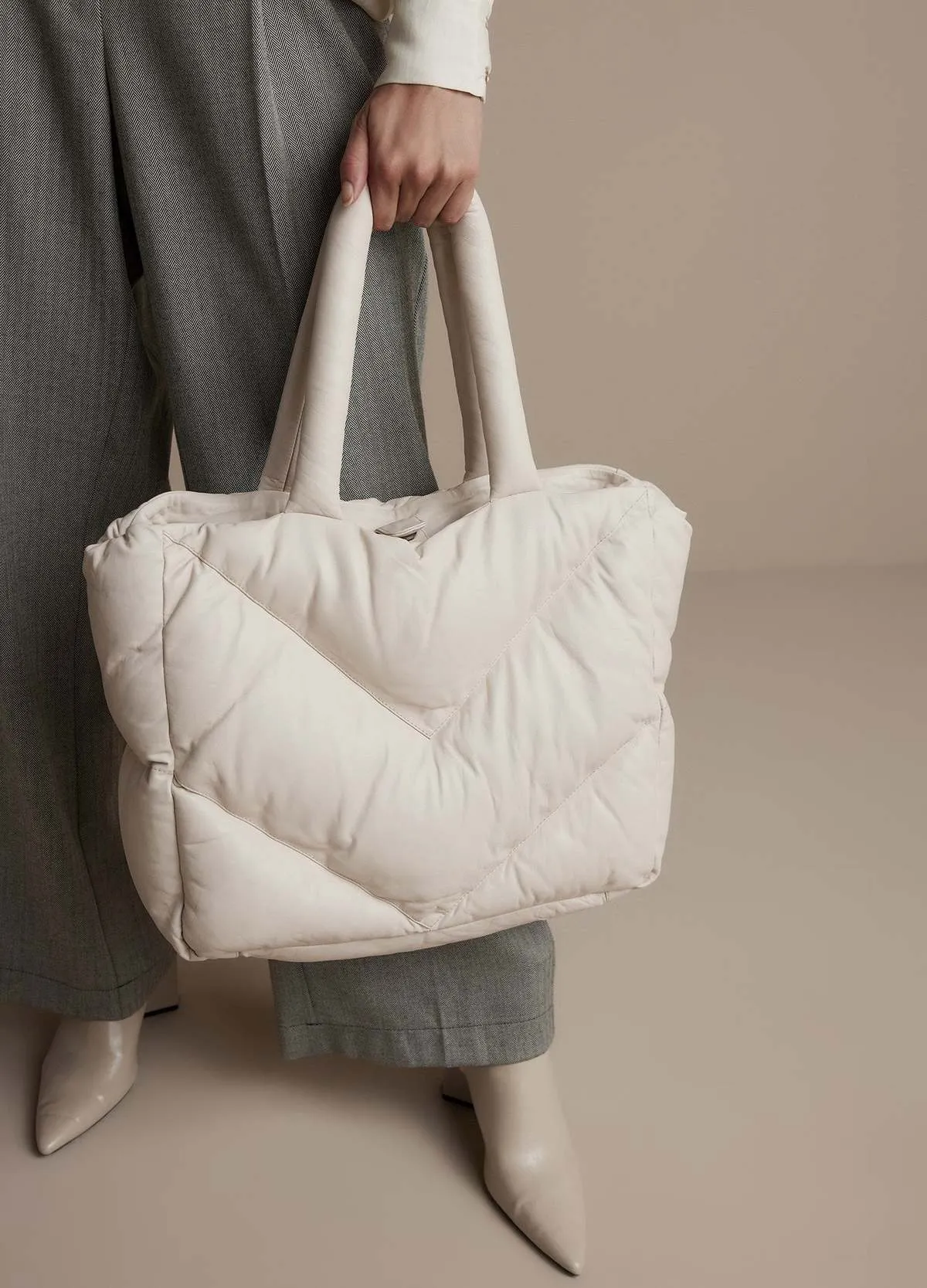 Quilted Leather Puffy Shoulder Bag - Cream